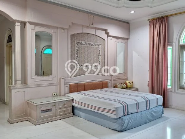 Rumah Mewah LB 1300m2 Siap Pakai Desain Elegan di Mayjen Sungkono, Surabaya Rumah Mewah LB 1300m2 Siap Pakai Desain Elegan di Mayjen Sungkono, Surabaya