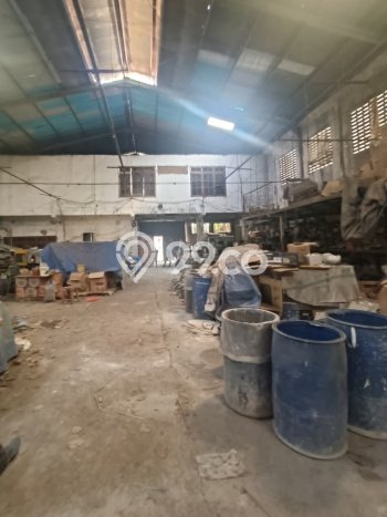 Unit Gudang Disewakan di Margomulyo di Area Ramai & Strategis Unit Gudang Disewakan di Margomulyo di Area Ramai & Strategis