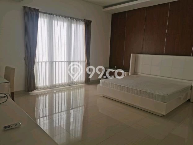 Jarang Ada! Rumah Sewa 4 Kamar Bagus Siap Huni Pakuwon Indah Jarang Ada! Rumah Sewa 4 Kamar Bagus Siap Huni Pakuwon Indah