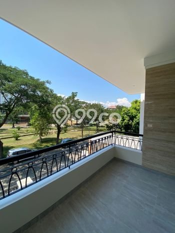 Dijual Rumah Luas Elegan Dengan View Cantik di Pakuwon CIty, Surabaya Dijual Rumah Luas Elegan Dengan View Cantik di Pakuwon CIty, Surabaya