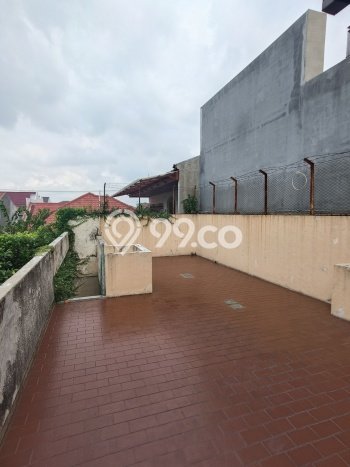 Sewa Rumah Strategis LT 640m2 / LB 700m2 di Manyar, Surabaya Sewa Rumah Strategis LT 640m2 / LB 700m2 di Manyar, Surabaya