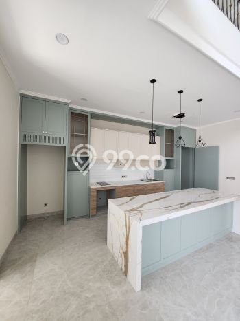 For Sale! Premium House LT 408m2 Desain Elegan di Sukomanunggal For Sale! Premium House LT 408m2 Desain Elegan di Sukomanunggal