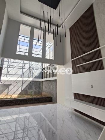 Rumah Elit LB 450m2 Siap Pakai Desain Elegan di Kertajaya, Surabaya Rumah Elit LB 450m2 Siap Pakai Desain Elegan di Kertajaya, Surabaya