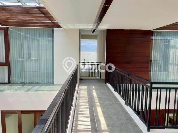 Disewakan Rumah Harga Terjangkau di Graha Surabaya Punya 4 Kamar Tidur Disewakan Rumah Harga Terjangkau di Graha Surabaya Punya 4 Kamar Tidur