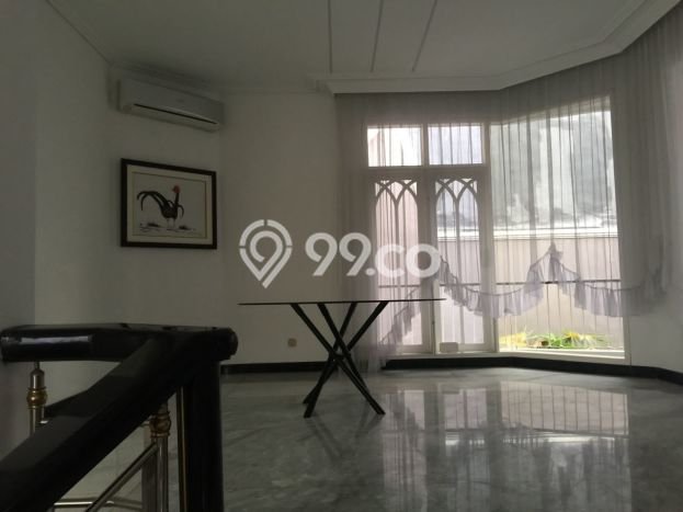 Dijual Rumah Luas Elegan Dengan View Cantik di Dharma Husada, Surabaya Dijual Rumah Luas Elegan Dengan View Cantik di Dharma Husada, Surabaya