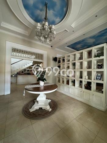 Ready to Use! Luxury House LT 708m2 Desain Modern di Dr Sutomo Ready to Use! Luxury House LT 708m2 Desain Modern di Dr Sutomo