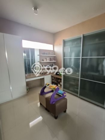 Jual Rumah Mewah Megah Dengan View Eksklusif di Kertajaya, Surabaya Jual Rumah Mewah Megah Dengan View Eksklusif di Kertajaya, Surabaya