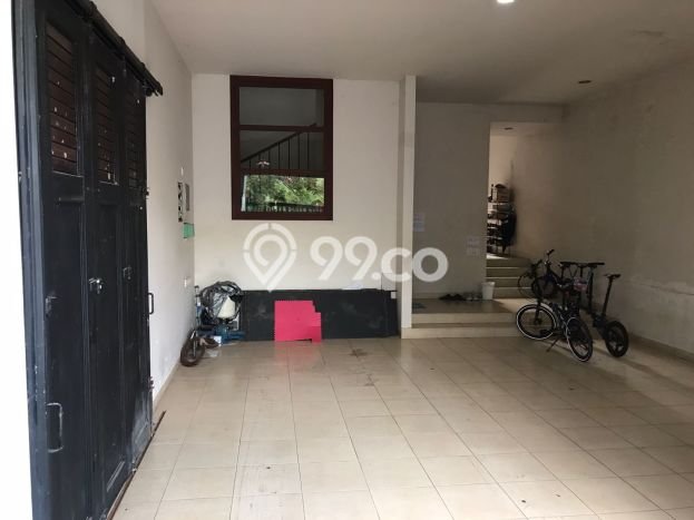 Ready to Use! Premium House LT 659m2 Desain Elegan di Pakuwon City Ready to Use! Premium House LT 659m2 Desain Elegan di Pakuwon City