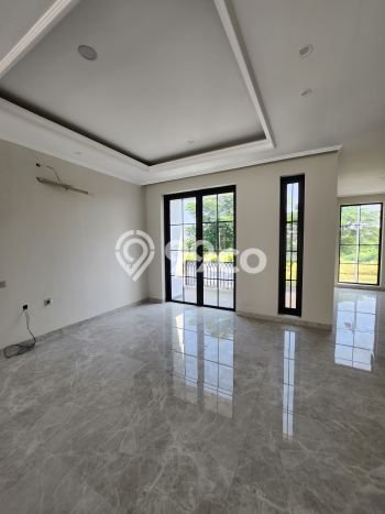 For Sale! Premium House LT 408m2 Desain Elegan di Sukomanunggal For Sale! Premium House LT 408m2 Desain Elegan di Sukomanunggal