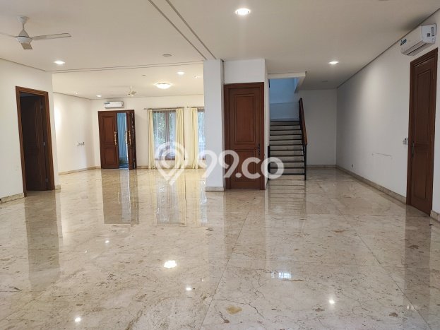Disewakan Rumah Strategis di Kemang LT 800m2 / LB 1000m2 Siap Huni Disewakan Rumah Strategis di Kemang LT 800m2 / LB 1000m2 Siap Huni