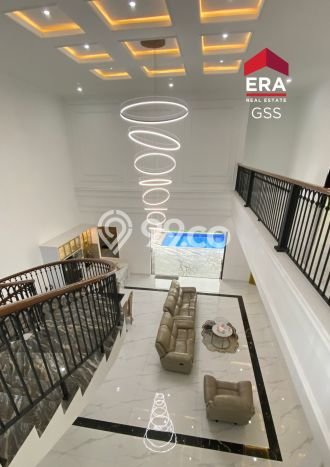 Rumah Nyaman 4 KT LB 750m2 Kondisi Bagus di Pondok Indah Rumah Nyaman 4 KT LB 750m2 Kondisi Bagus di Pondok Indah