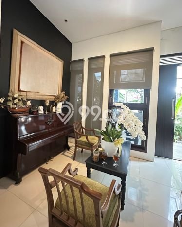 Hunian Mewah LB 250m2 Siap Pakai Desain Elegan di Bintaro, Tangerang Selatan Hunian Mewah LB 250m2 Siap Pakai Desain Elegan di Bintaro, Tangerang Selatan