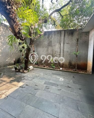 Hunian Mewah LB 250m2 Siap Pakai Desain Elegan di Bintaro, Tangerang Selatan Hunian Mewah LB 250m2 Siap Pakai Desain Elegan di Bintaro, Tangerang Selatan