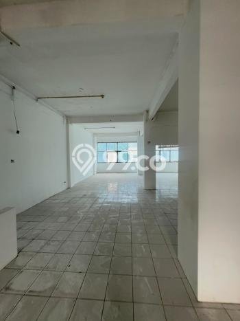 Area Ramai! Ruko Dijual di Kebayoran Lama untuk Bisnis Luas Bangunan 504m2 Area Ramai! Ruko Dijual di Kebayoran Lama untuk Bisnis Luas Bangunan 504m2