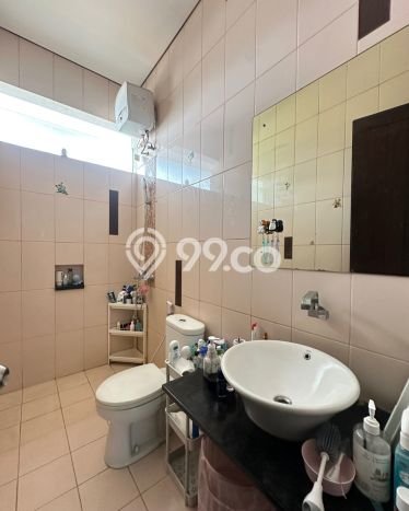 Hunian Mewah LB 250m2 Siap Pakai Desain Elegan di Bintaro, Tangerang Selatan Hunian Mewah LB 250m2 Siap Pakai Desain Elegan di Bintaro, Tangerang Selatan