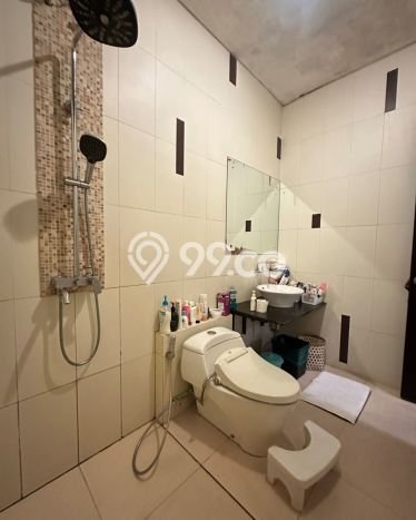 Hunian Mewah LB 250m2 Siap Pakai Desain Elegan di Bintaro, Tangerang Selatan Hunian Mewah LB 250m2 Siap Pakai Desain Elegan di Bintaro, Tangerang Selatan