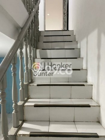 Ruko Disewa di Jakarta Utara dengan LB 225m2 Area Komersial Ramai Ruko Disewa di Jakarta Utara dengan LB 225m2 Area Komersial Ramai