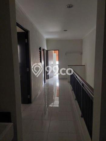 Komersial Bagus Dijual LB 142m2 Lokasi Strategis Tangerang Area Cocok untuk Bisnis Komersial Bagus Dijual LB 142m2 Lokasi Strategis Tangerang Area Cocok untuk Bisnis