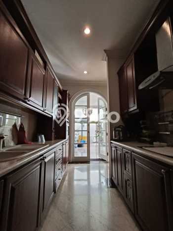 Jual Rumah Mewah Megah Dengan View Eksklusif di Pondok Indah, Jakarta Selatan Jual Rumah Mewah Megah Dengan View Eksklusif di Pondok Indah, Jakarta Selatan