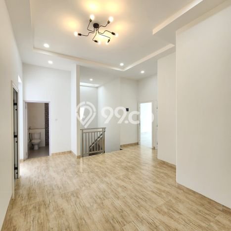 Rumah Mewah LB 200m2 Siap Pakai Desain Elegan di BSD Griya Loka, Tangerang Rumah Mewah LB 200m2 Siap Pakai Desain Elegan di BSD Griya Loka, Tangerang