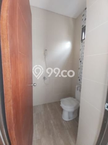 Dijual Hunian Rumah Terawat 4 Kamar di Serua, Tangerang Dijual Hunian Rumah Terawat 4 Kamar di Serua, Tangerang