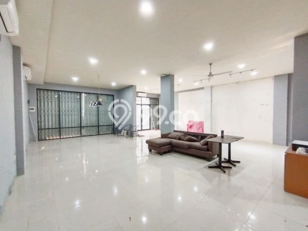 Ruko Dijual di Tangerang LT 153m2 & LB 216m2 Lokasi Terbaik! Ruko Dijual di Tangerang LT 153m2 & LB 216m2 Lokasi Terbaik!