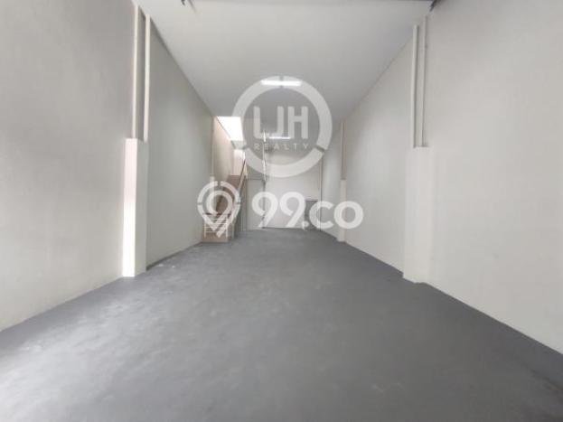 Gudang Disewakan di Pulo Gadung, Luas 144m², Lokasi Komersial, Jalan Strategis Gudang Disewakan di Pulo Gadung, Luas 144m², Lokasi Komersial, Jalan Strategis