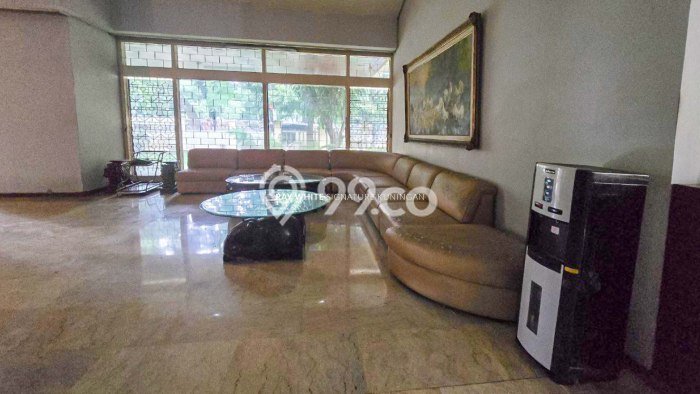 Rumah Elit Modern Siap Huni di Pakubuwono Jakarta Selatan Rumah Elit Modern Siap Huni di Pakubuwono Jakarta Selatan