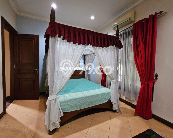 Rumah Elit LB 220m2 Siap Huni Desain Elegan di Kebagusan, Jakarta Selatan Rumah Elit LB 220m2 Siap Huni Desain Elegan di Kebagusan, Jakarta Selatan