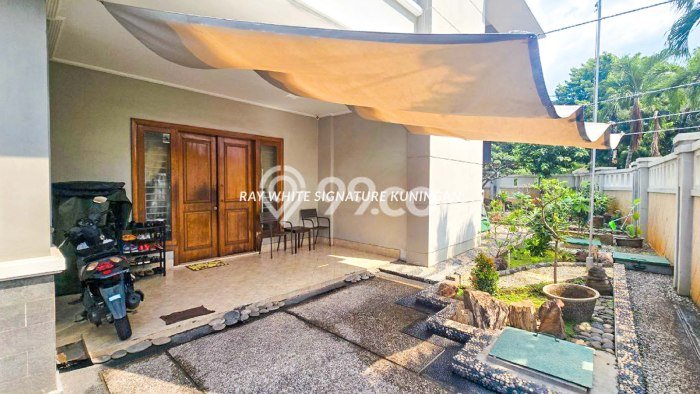 Dijual Rumah Luas Megah Dengan View Eksklusif di Cideng, Jakarta Pusat Dijual Rumah Luas Megah Dengan View Eksklusif di Cideng, Jakarta Pusat