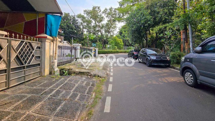 Rumah Luxury Modern Tanpa Renovasi di Pejompongan Jakarta Pusat Rumah Luxury Modern Tanpa Renovasi di Pejompongan Jakarta Pusat