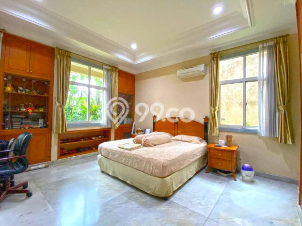 Siap Huni Rumah Mewah 6 Kamar di Pasar Minggu Dekat ke Mana Pun Siap Huni Rumah Mewah 6 Kamar di Pasar Minggu Dekat ke Mana Pun