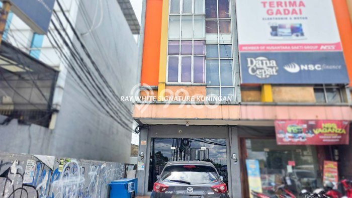 Ruko Dijual di Jakarta Selatan LT 135m2 & LB 168m2 Lokasi Terbaik! Ruko Dijual di Jakarta Selatan LT 135m2 & LB 168m2 Lokasi Terbaik!