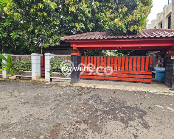 Rumah Elit LB 220m2 Siap Huni Desain Elegan di Kebagusan, Jakarta Selatan Rumah Elit LB 220m2 Siap Huni Desain Elegan di Kebagusan, Jakarta Selatan