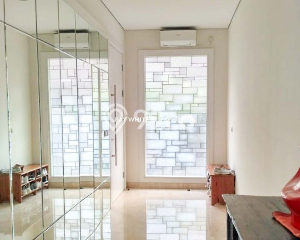 Rumah Elit Modern Siap Huni di Cipete Jakarta Selatan Rumah Elit Modern Siap Huni di Cipete Jakarta Selatan