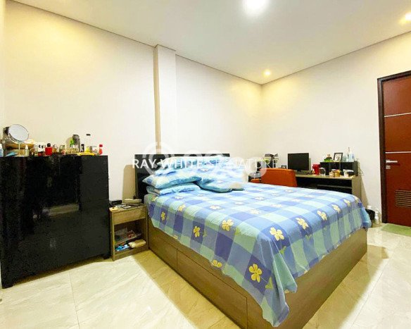 Siap Huni Hunian Elit 4 Kamar di Cilandak Dekat ke Mana Pun Siap Huni Hunian Elit 4 Kamar di Cilandak Dekat ke Mana Pun
