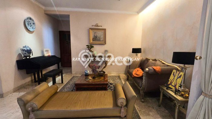 Rumah Luxury Modern Tanpa Renovasi di Senopati Jakarta Selatan Rumah Luxury Modern Tanpa Renovasi di Senopati Jakarta Selatan