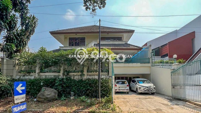 Ready to Use! Luxury House LT 470m2 Desain Modern di Pondok Indah Ready to Use! Luxury House LT 470m2 Desain Modern di Pondok Indah