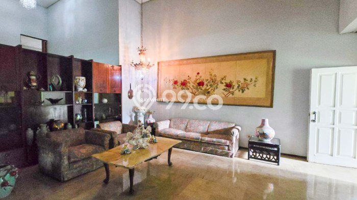 Rumah Elit Modern Siap Huni di Pakubuwono Jakarta Selatan Rumah Elit Modern Siap Huni di Pakubuwono Jakarta Selatan