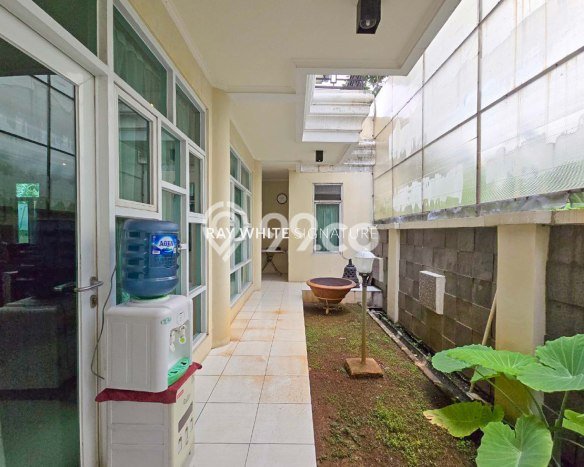 Rumah Elit LB 700m2 Siap Huni Desain Elegan di Tanah Kusir, Jakarta Selatan Rumah Elit LB 700m2 Siap Huni Desain Elegan di Tanah Kusir, Jakarta Selatan