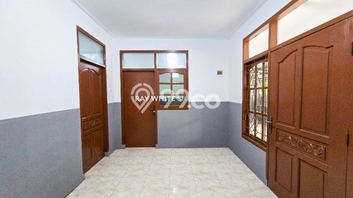 Jual Rumah Luas Elegan Dengan View Eksklusif di Setiabudi, Jakarta Selatan Jual Rumah Luas Elegan Dengan View Eksklusif di Setiabudi, Jakarta Selatan