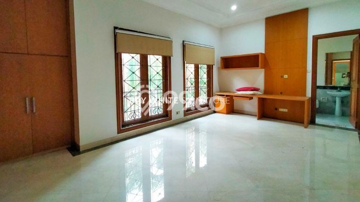 Jual Rumah Luas Megah Dengan View Eksklusif di Wijaya, Jakarta Selatan Jual Rumah Luas Megah Dengan View Eksklusif di Wijaya, Jakarta Selatan