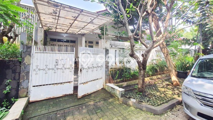 Hunian Mewah Siap Huni LT 244m2 di Kebayoran Baru, Jakarta Selatan Hunian Mewah Siap Huni LT 244m2 di Kebayoran Baru, Jakarta Selatan