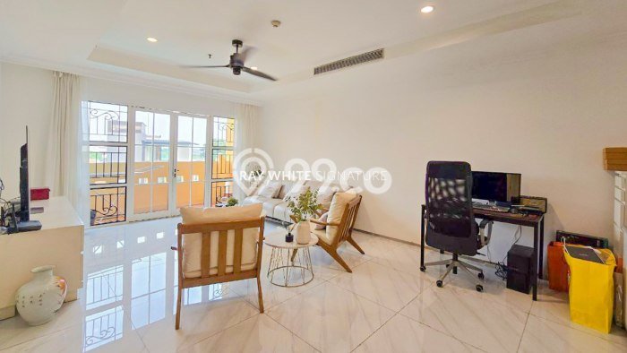 Dijual Apartemen Luxury di SCBD 3 Kamar & 2 Kamar Mandi Dijual Apartemen Luxury di SCBD 3 Kamar & 2 Kamar Mandi