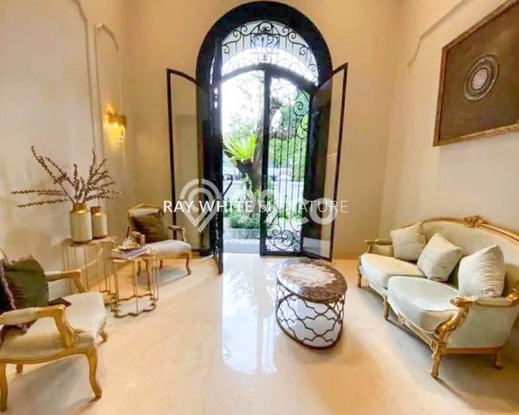 Jual Rumah Luas Megah Dengan View Eksklusif di Panglima Polim, Jakarta Selatan Jual Rumah Luas Megah Dengan View Eksklusif di Panglima Polim, Jakarta Selatan