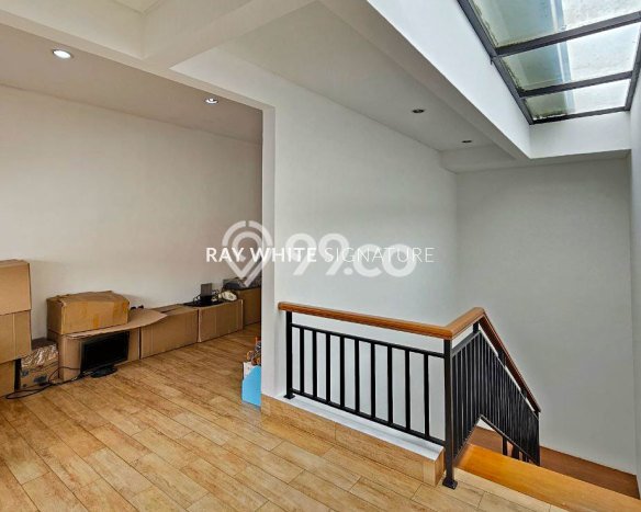 Rumah Luxury Modern Tanpa Renovasi di Senopati Jakarta Selatan Rumah Luxury Modern Tanpa Renovasi di Senopati Jakarta Selatan