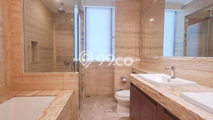 Hunian Strategis 249m2 di Senopati Jakarta Selatan 4 KT Hunian Strategis 249m2 di Senopati Jakarta Selatan 4 KT