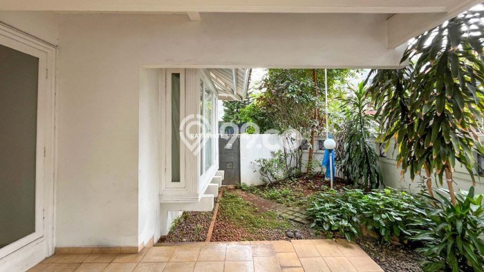 Rumah Luxury Modern Tanpa Renovasi di Mega Kuningan Jakarta Selatan Rumah Luxury Modern Tanpa Renovasi di Mega Kuningan Jakarta Selatan