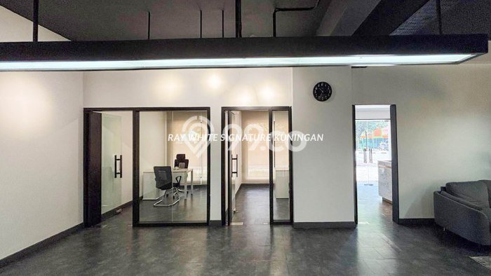 Hunian Mewah 3 KT / 3 KM untuk Disewa di Pakubuwono, Jakarta Selatan Hunian Mewah 3 KT / 3 KM untuk Disewa di Pakubuwono, Jakarta Selatan