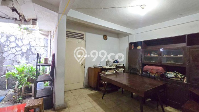 Rumah Mewah Siap Huni LT 320m2 di Kebayoran Baru, Jakarta Selatan Rumah Mewah Siap Huni LT 320m2 di Kebayoran Baru, Jakarta Selatan